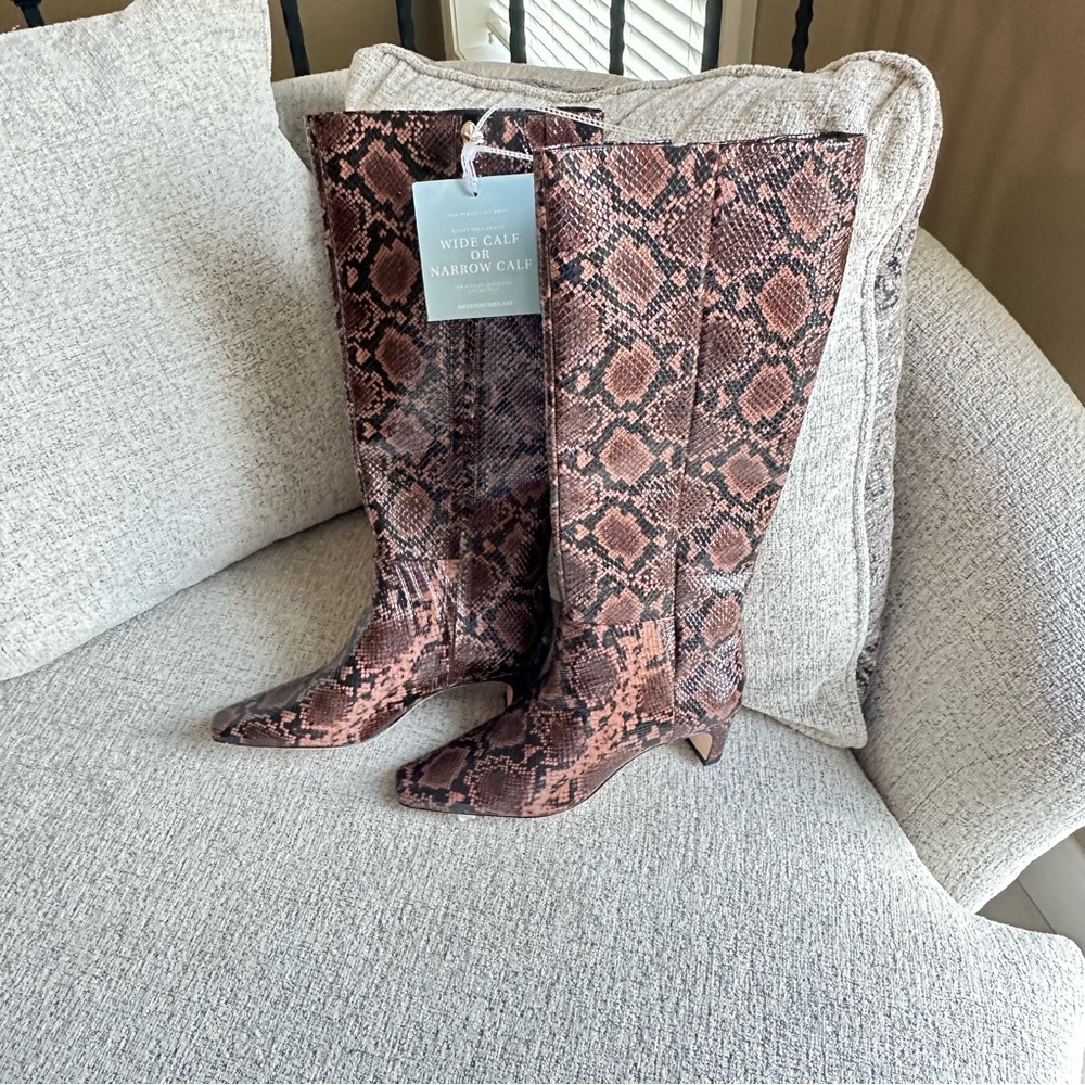 NWOB Antonio Melani Brown Python Snake Print Patent Leather Boots Zip Sz 8